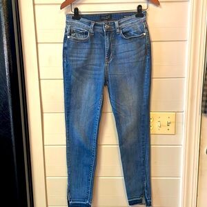 Judy Blue Skinny Fit Denim Jeans with Raw Hem Size 5/27.